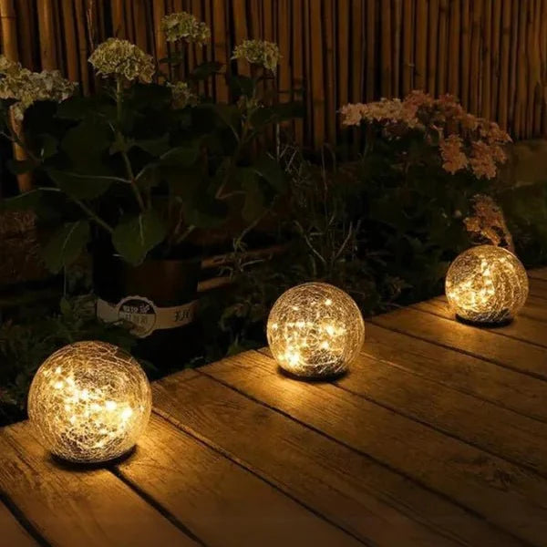 Cracked Glass Solar Garden Globe Light LED | Solora
