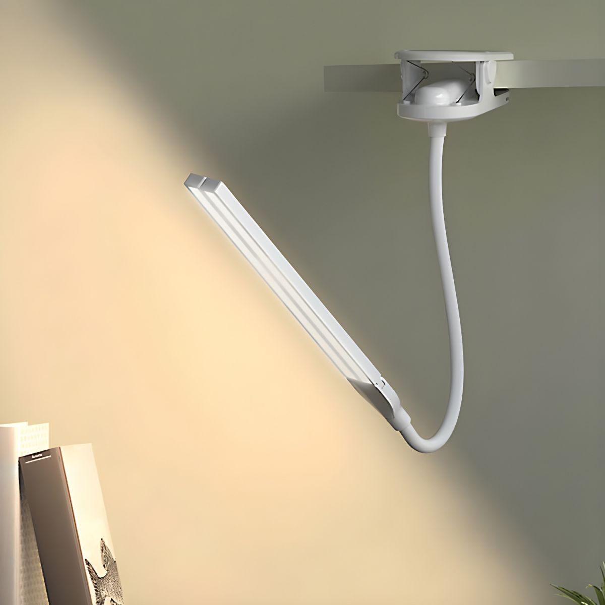 Desk Lamp with Clip Rechargeable LED Modern Style | Marilo