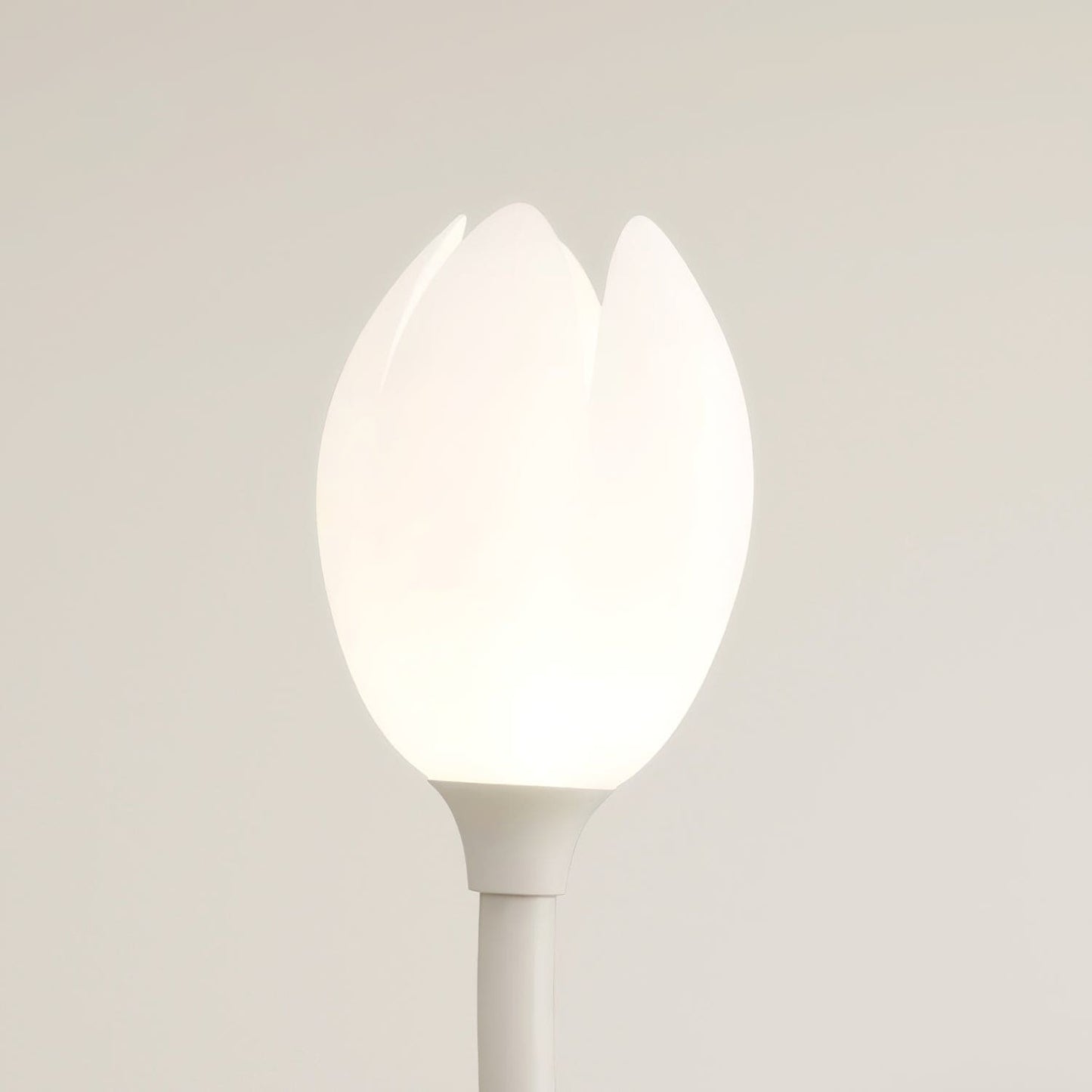 Floor Lamp Metal Flower Modern Sculptural Design | Mantora