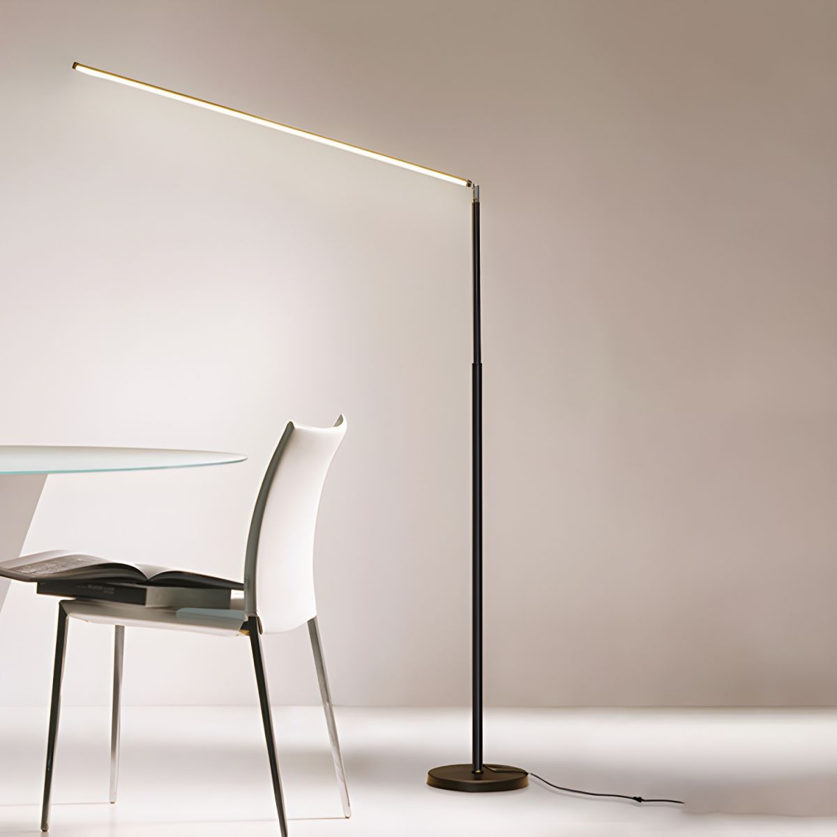 Floor Lamp Metal Linear Design Modern Living | Renivo