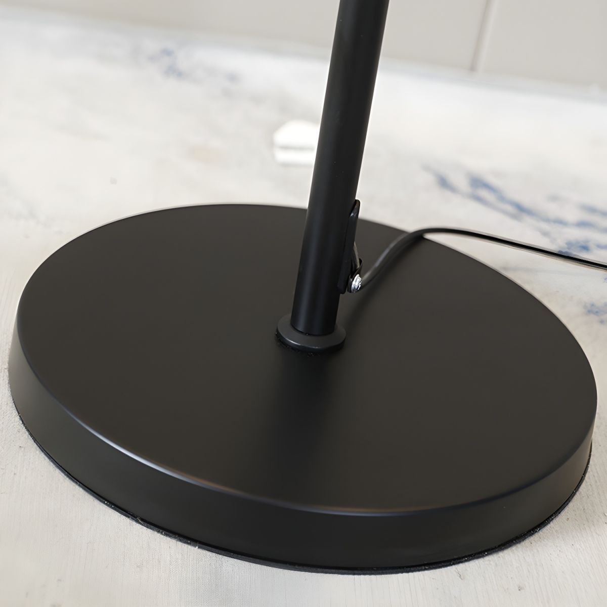Floor Lamp Metal Linear Design Modern Living | Renivo