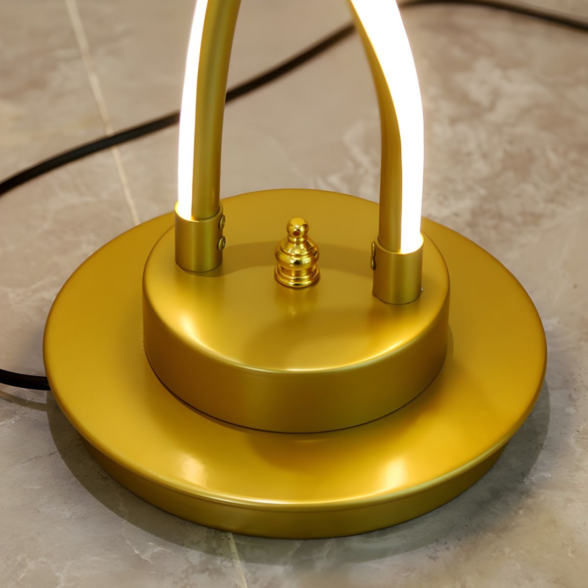 Floor Lamp Metal Linear Modern Design | Vareli