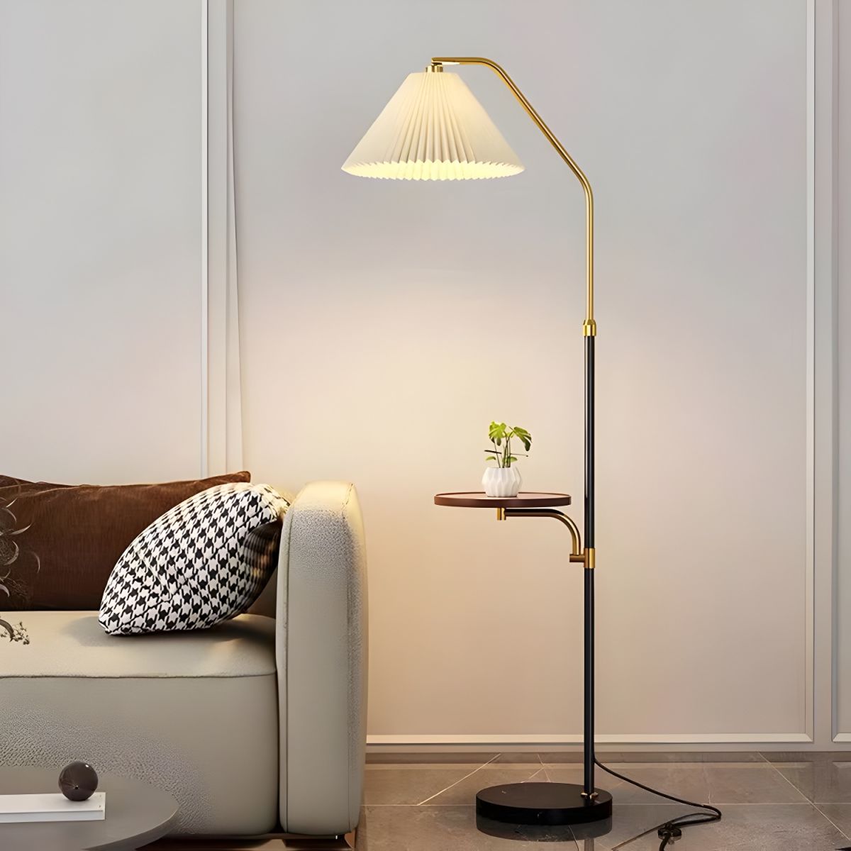 Floor Lamp with Black Tray Table Modern Style | Tenaro