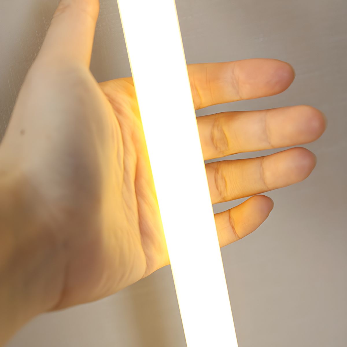 Floor Lamp with Linear Metal Frame Modern Style | Velinor