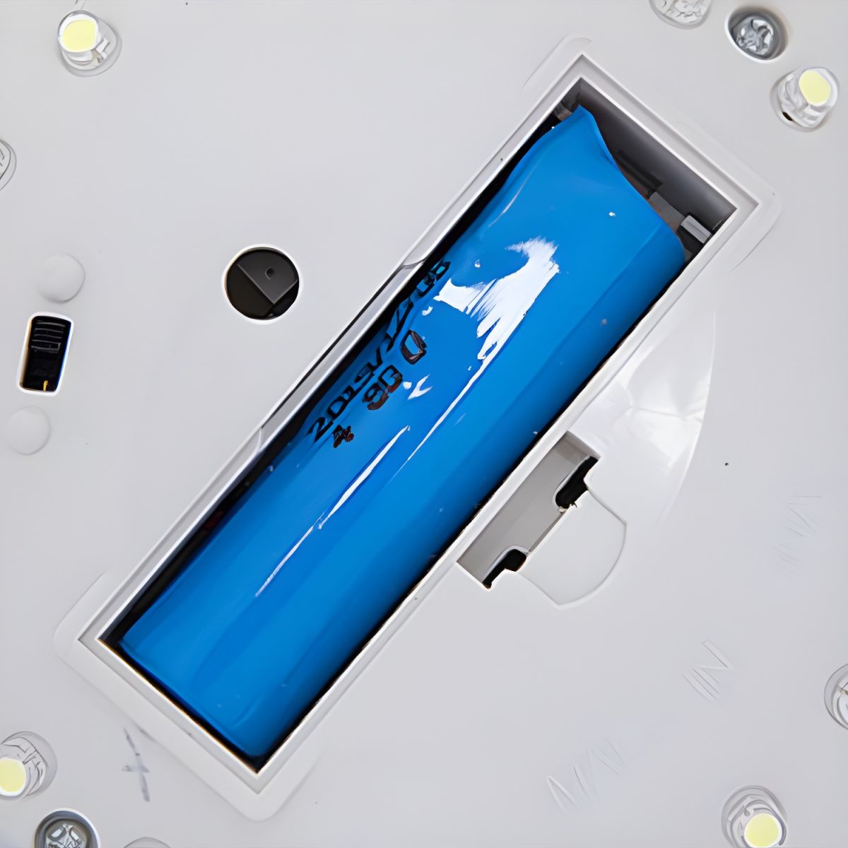 Outdoor Light Metal Ball Solar in Nordic Style | Calvre