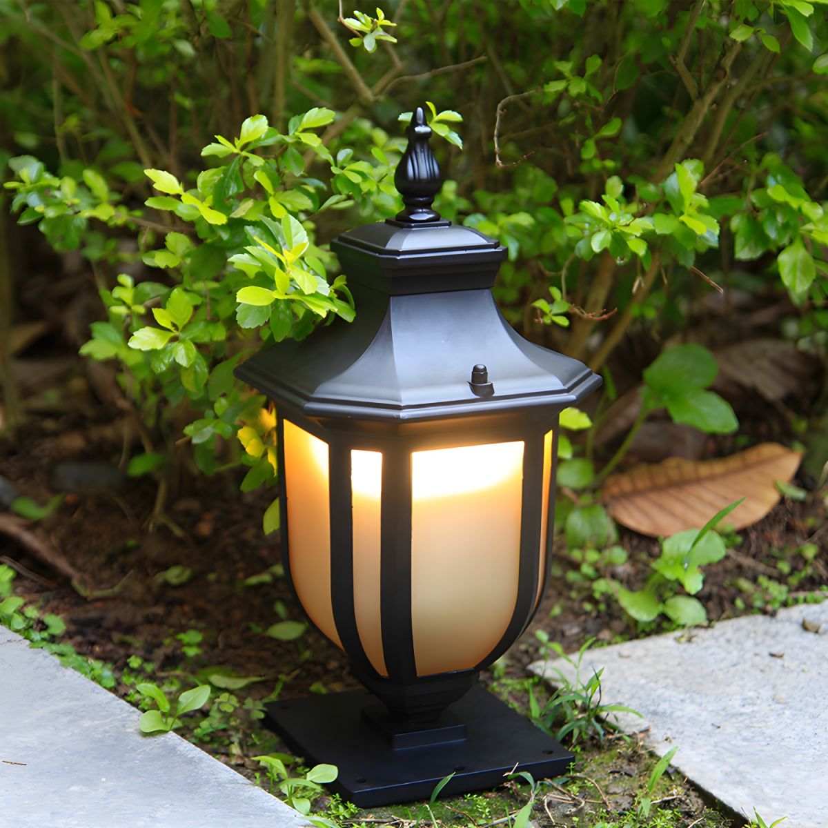 Outdoor Light Retro Black Metal Pillar Lamp | Retora