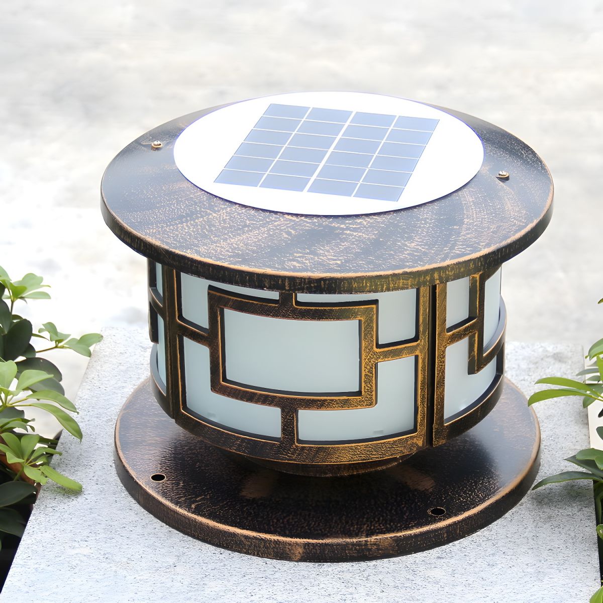 Outdoor Light Solar Metal Round Modern Style | Levoro