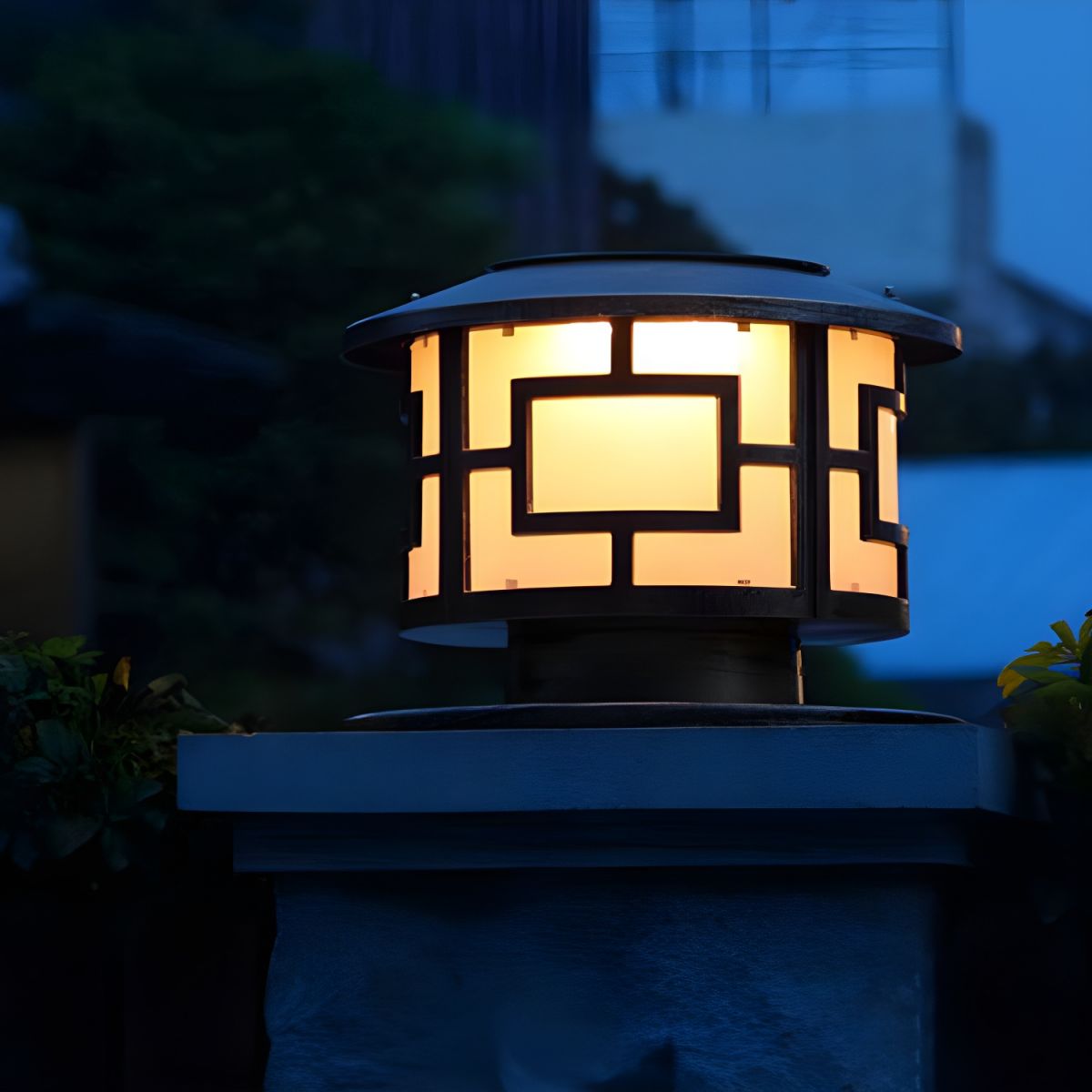 Outdoor Light Solar Metal Round Modern Style | Levoro