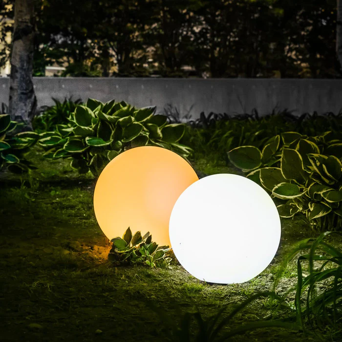 Outdoor Light Solar Sphere in Modern Style | Solvaya
