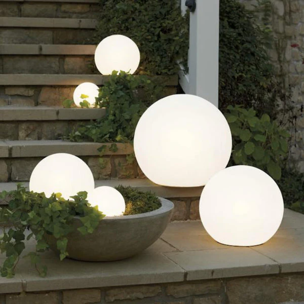 Outdoor Light Solar Sphere in Modern Style | Solvaya