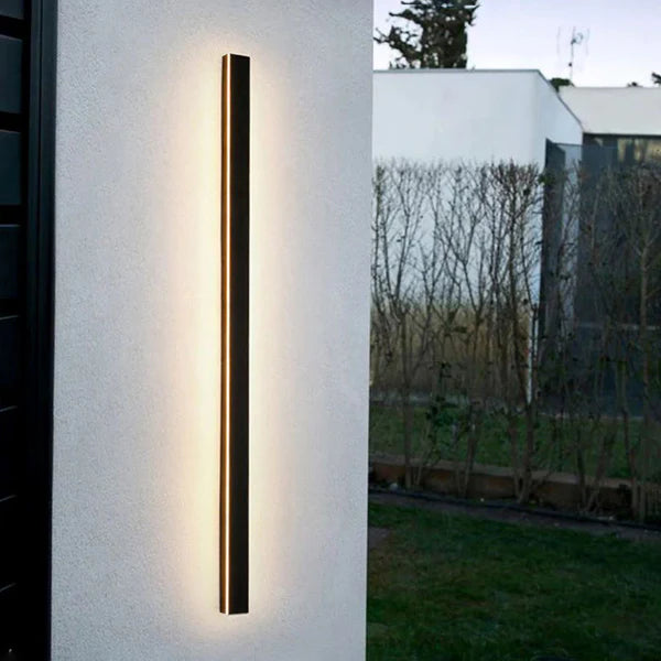 Outdoor Wall Light LED Linear Black for Garden Use | Silexa