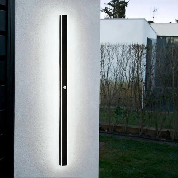 Outdoor Wall Light LED Linear Black for Garden Use | Silexa