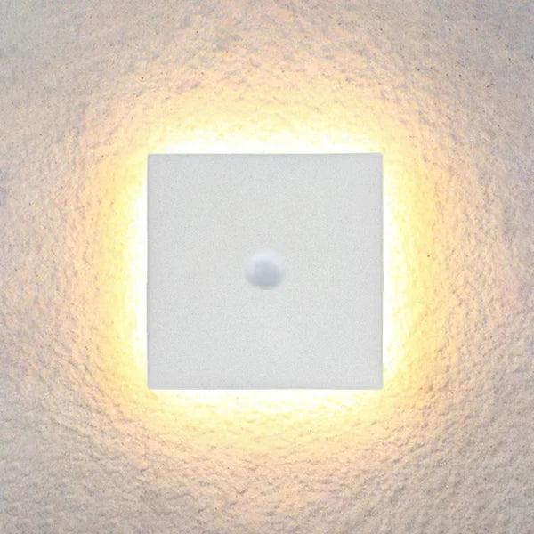 Outdoor Wall Light LED Metal Minimalist Design | Skandor