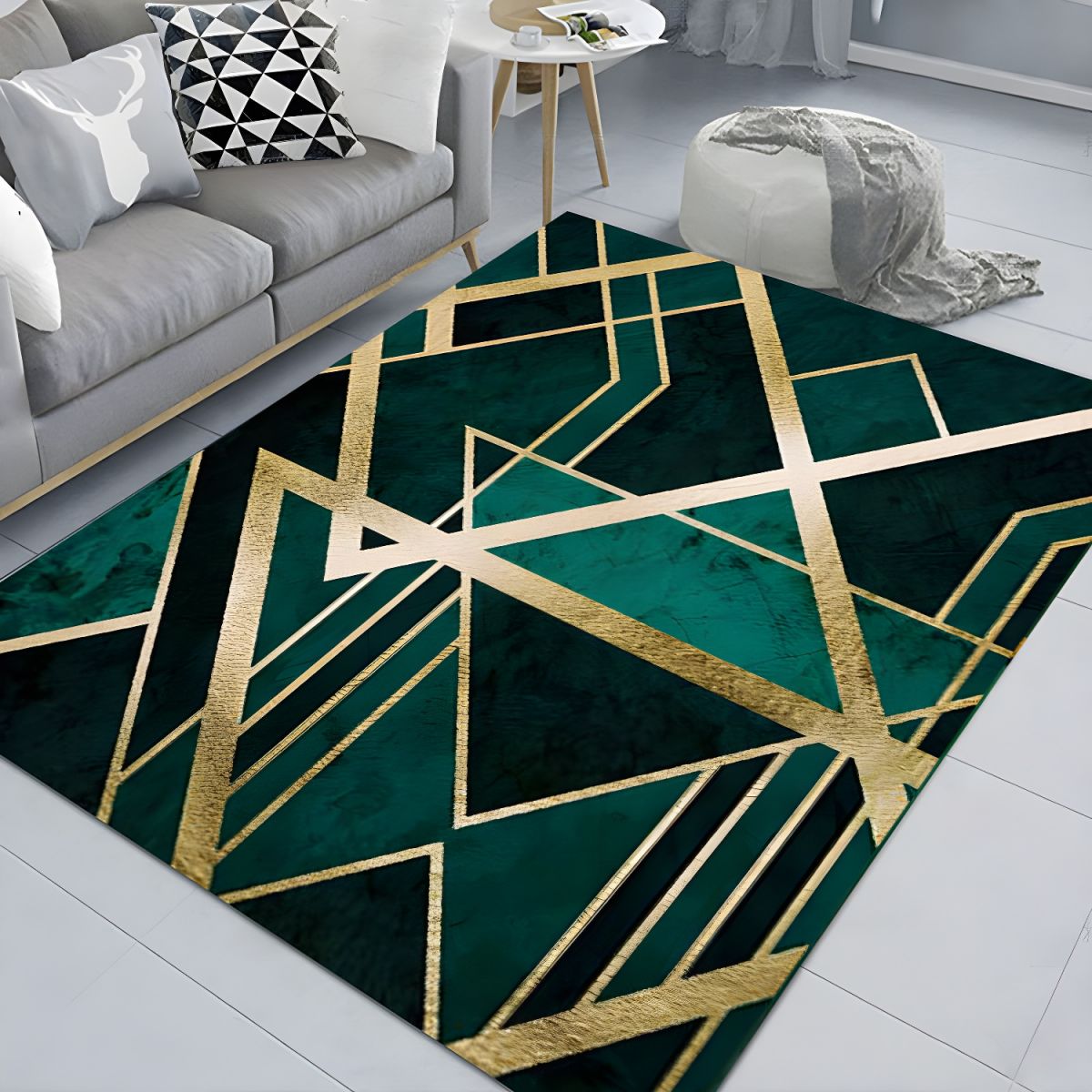 Rug with Golden Accents Geometric Glam Design | Aldoro