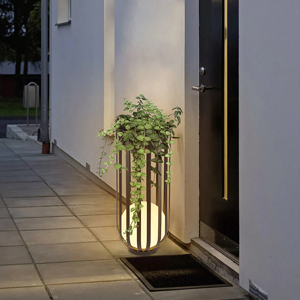 Solar Powered Metal Outdoor Floor Lamp Modern Design | Solarvo