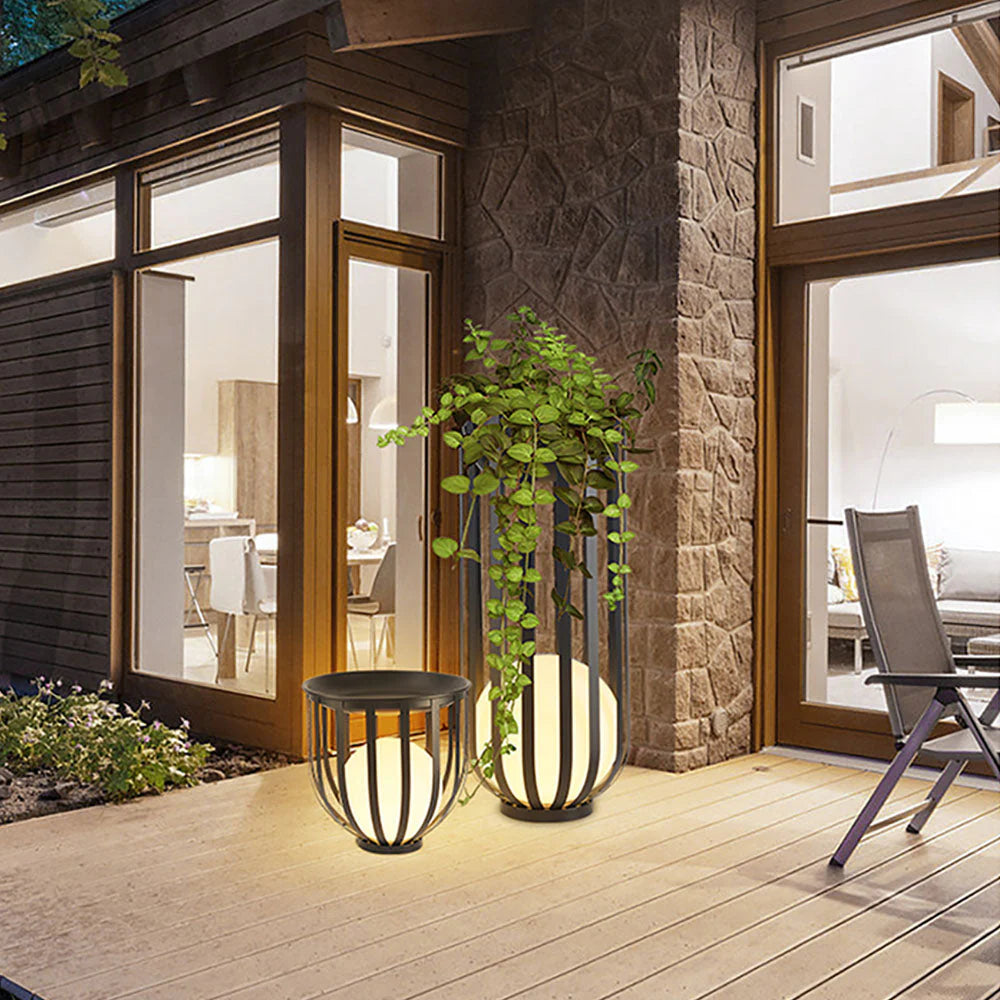 Solar Powered Metal Outdoor Floor Lamp Modern Design | Solarvo
