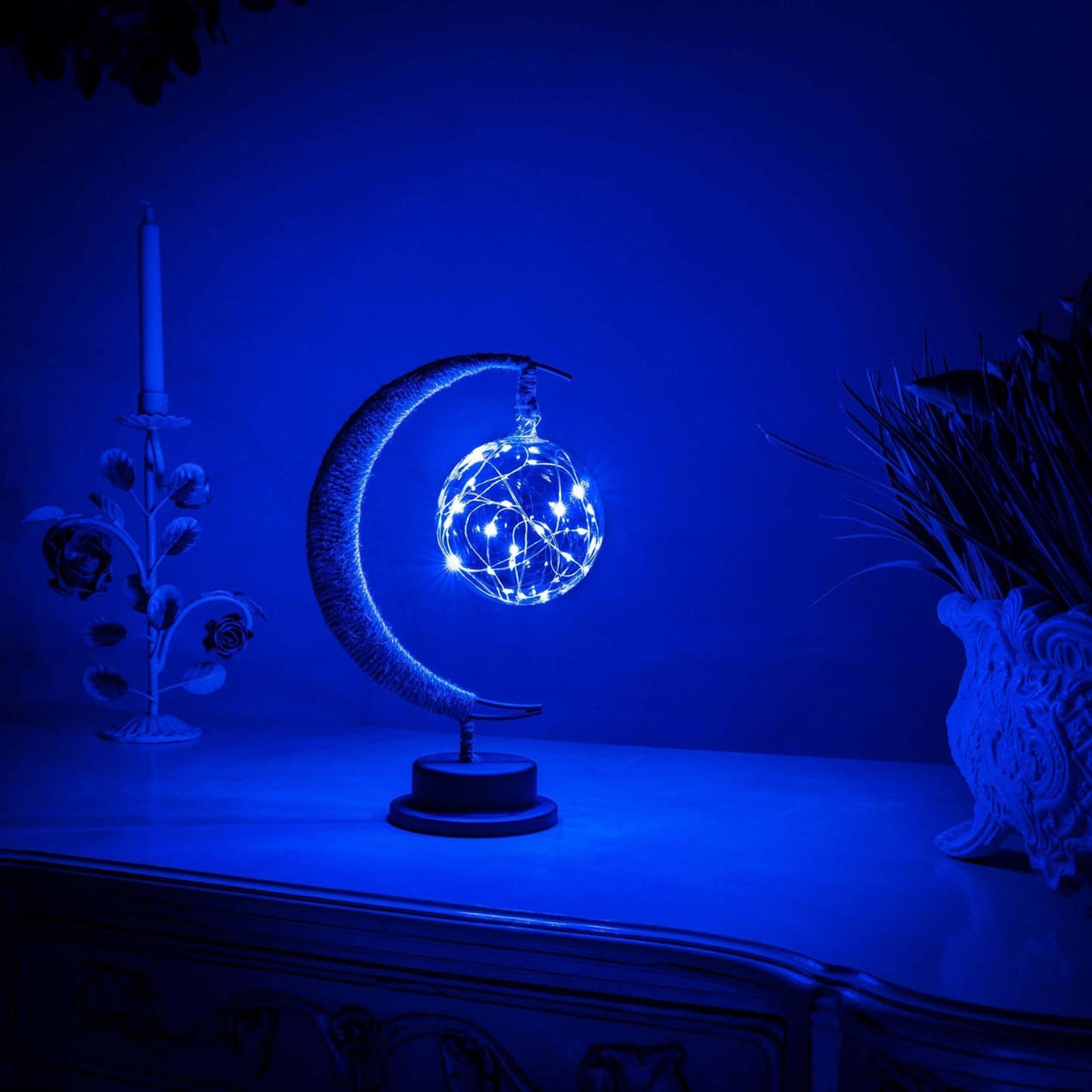 Table Lamp Crescent Moon with LED Sphere Design | Lunira
