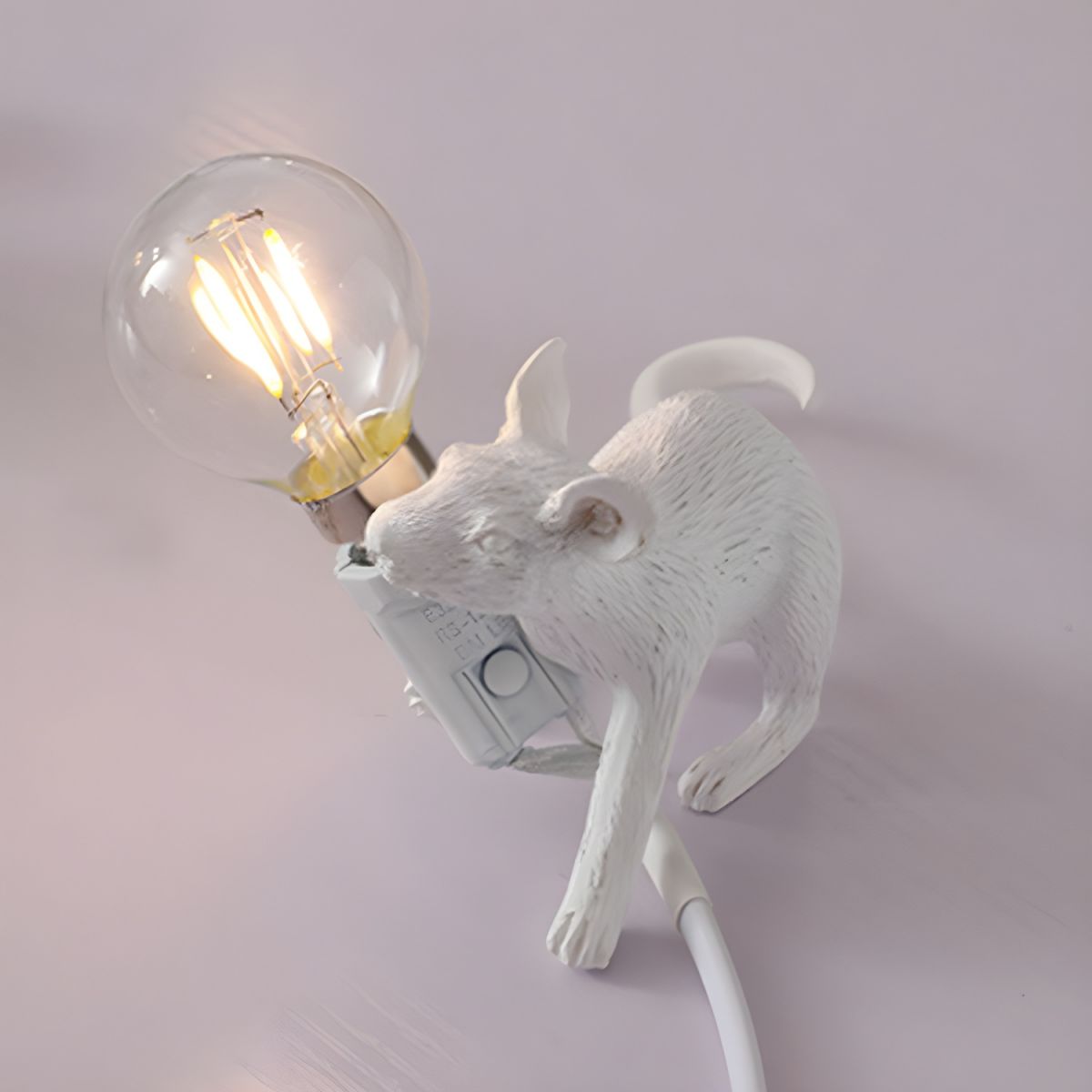 Table Lamp in White Resin Nordic Mouse Art Deco | Velindo