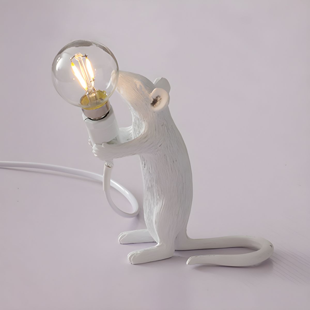 Table Lamp in White Resin Nordic Mouse Art Deco | Velindo