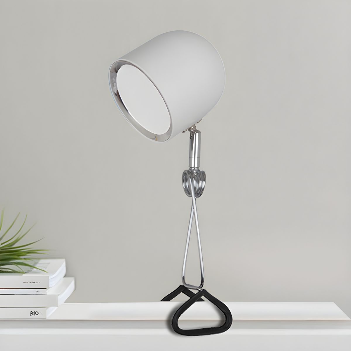 Table Lamp with Adjustable Clip Modern Metal | Verilo