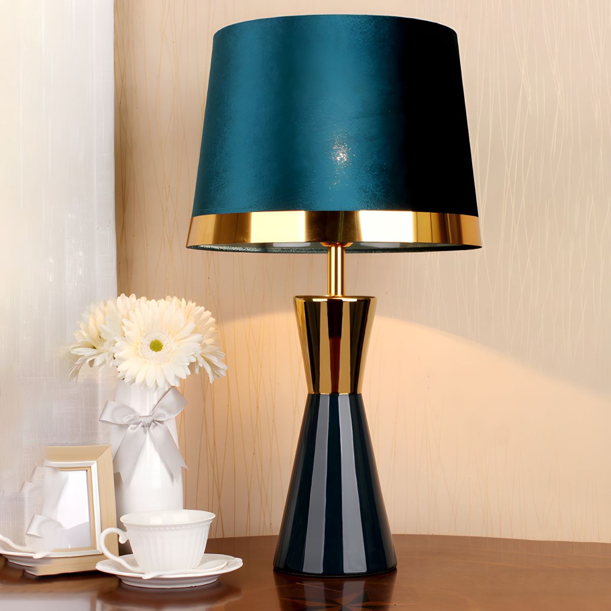 Table Lamp with Ceramic Base Modern Cone Shade | Averro