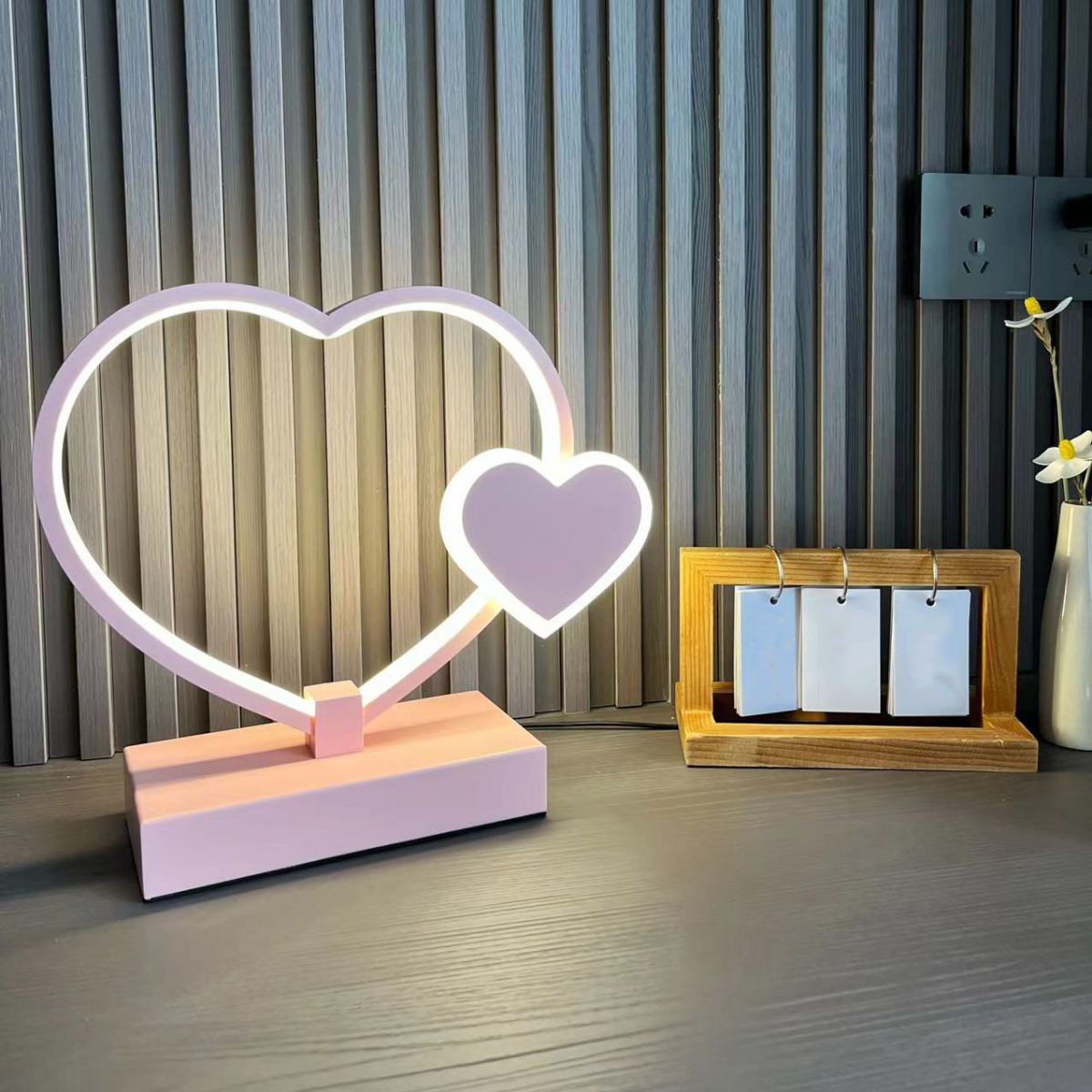 Table Lamp with LED Modern Metal Bedroom | Ravilo