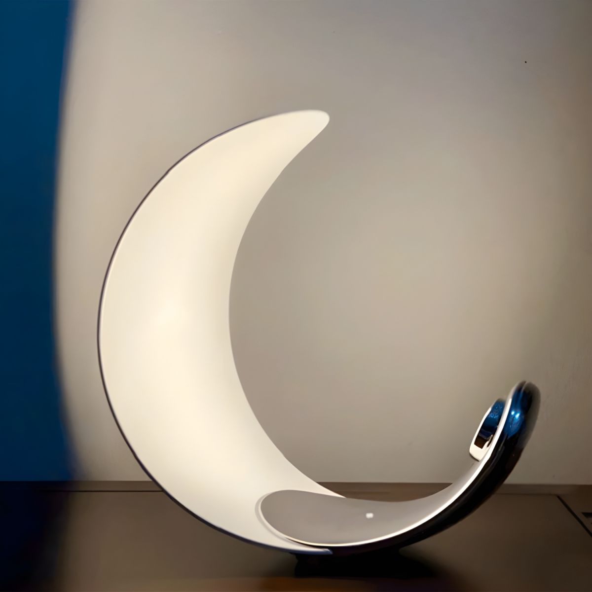 Table Lamp with Metal Base Minimalist LED | Velano