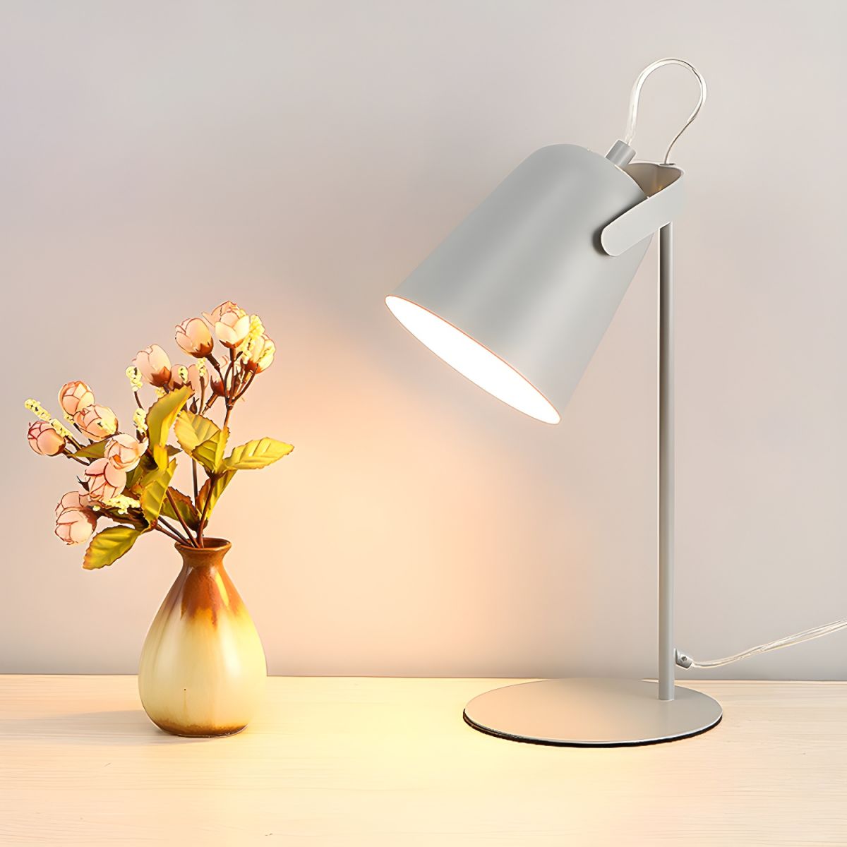 Table Lamp with Metal Bell Shade Nordic Style | Zaviro