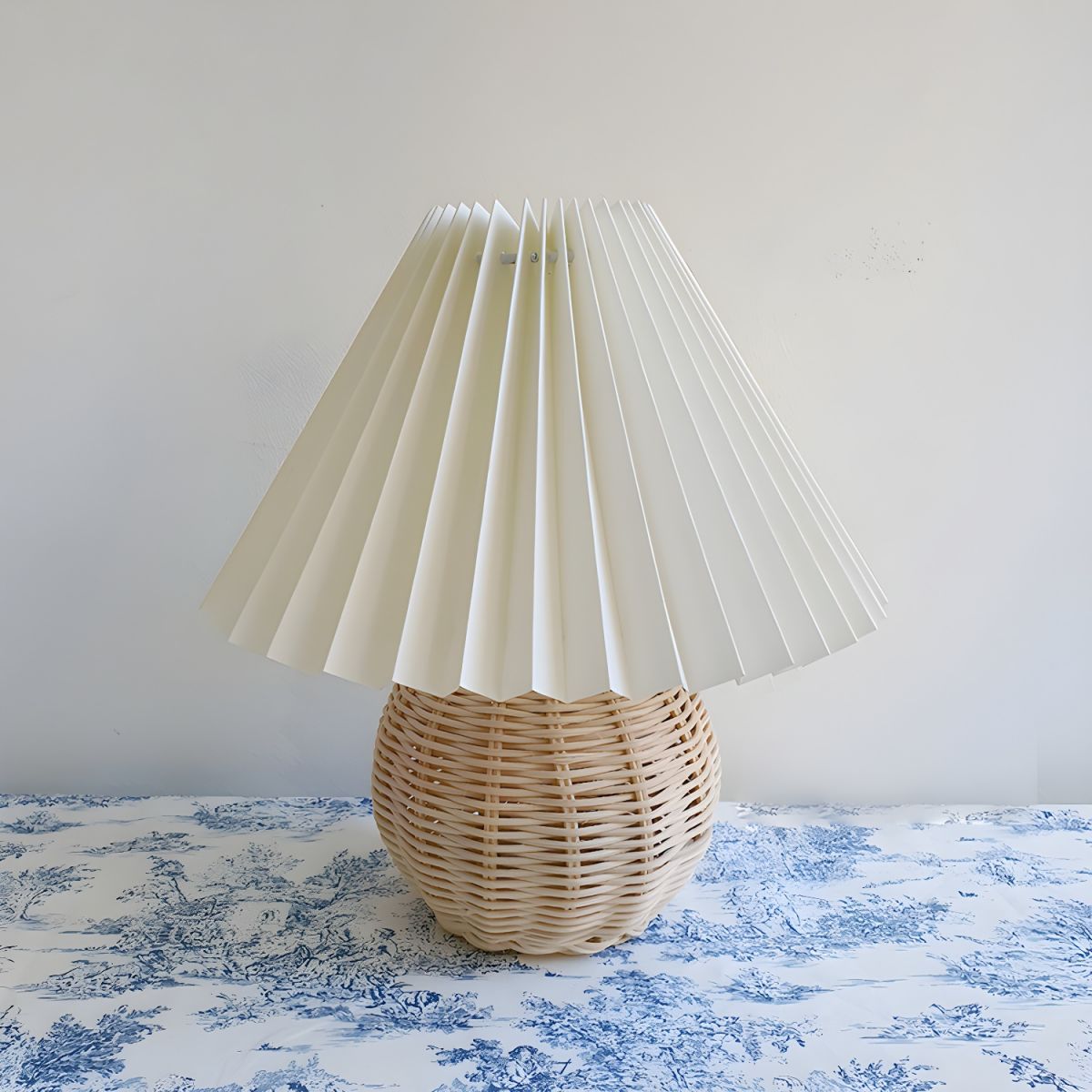 Table Lamp with Rattan and Pagoda Shade Oriental | Ranvio