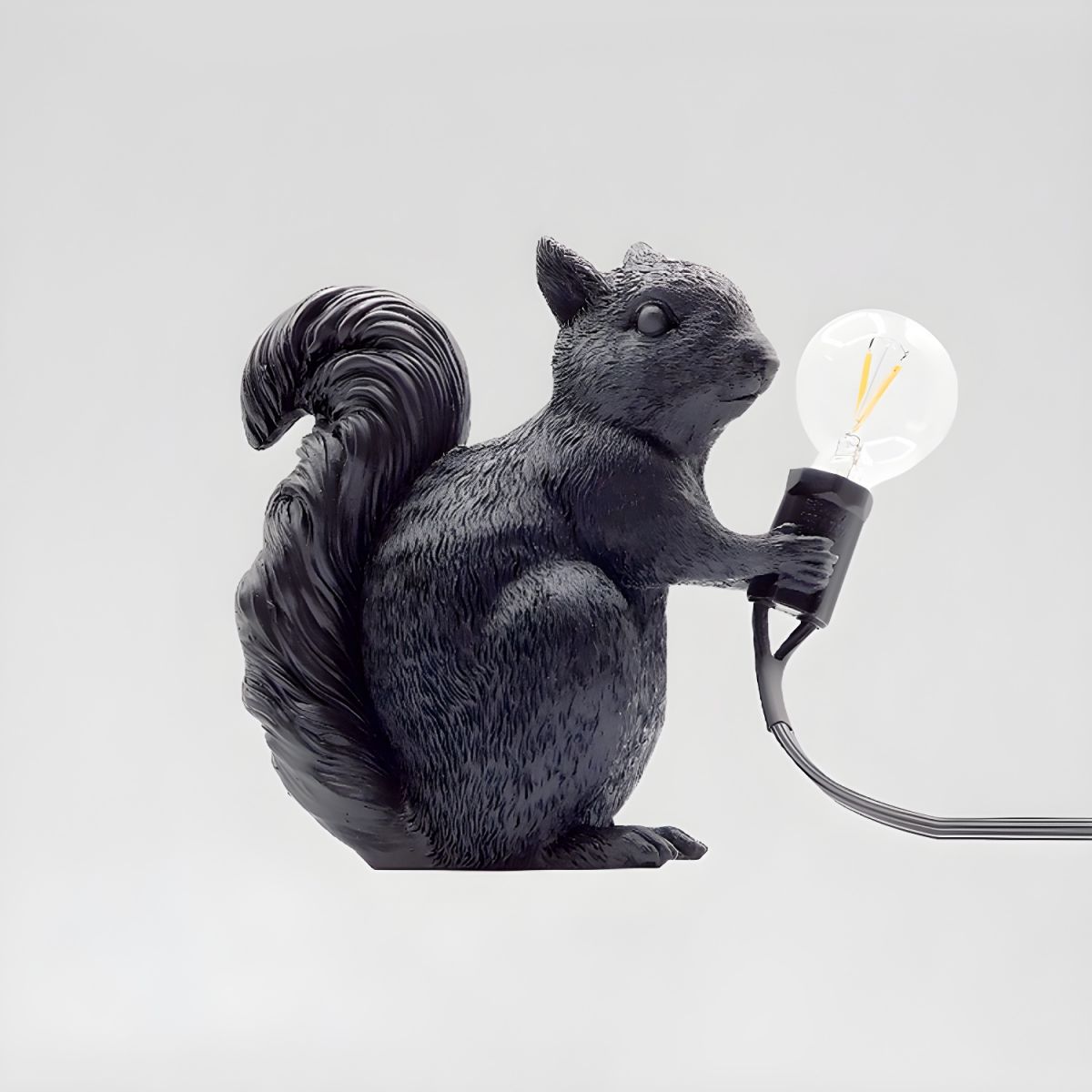 Table Lamp with Resin Squirrel Nordic Art Deco Style | Orvilo