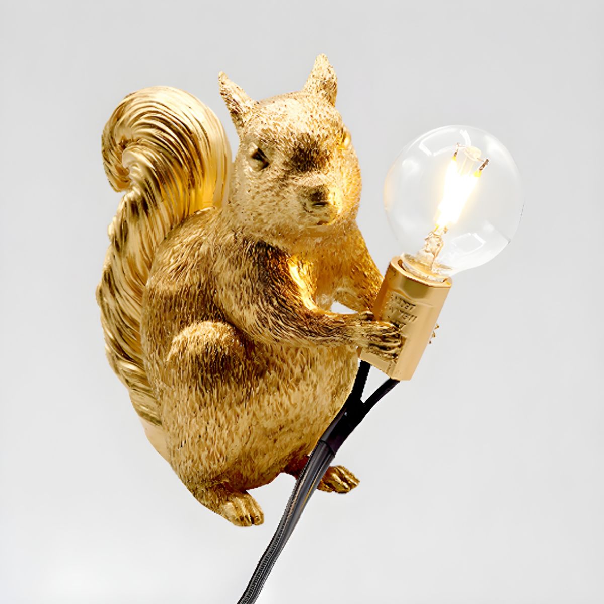 Table Lamp with Resin Squirrel Nordic Art Deco Style | Orvilo