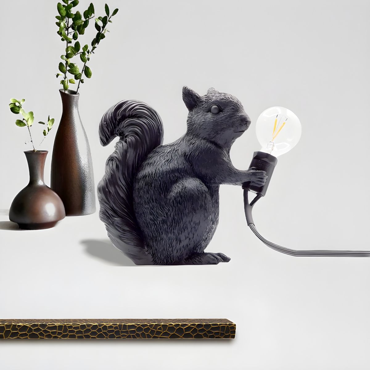 Table Lamp with Resin Squirrel Nordic Art Deco Style | Orvilo