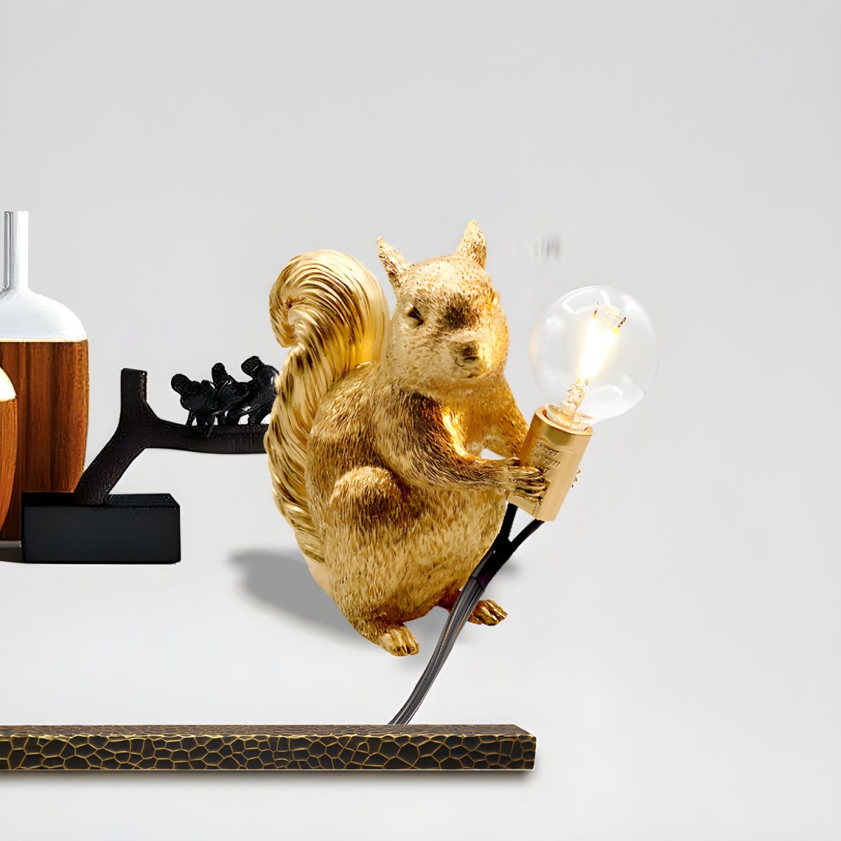 Table Lamp with Resin Squirrel Nordic Art Deco Style | Orvilo