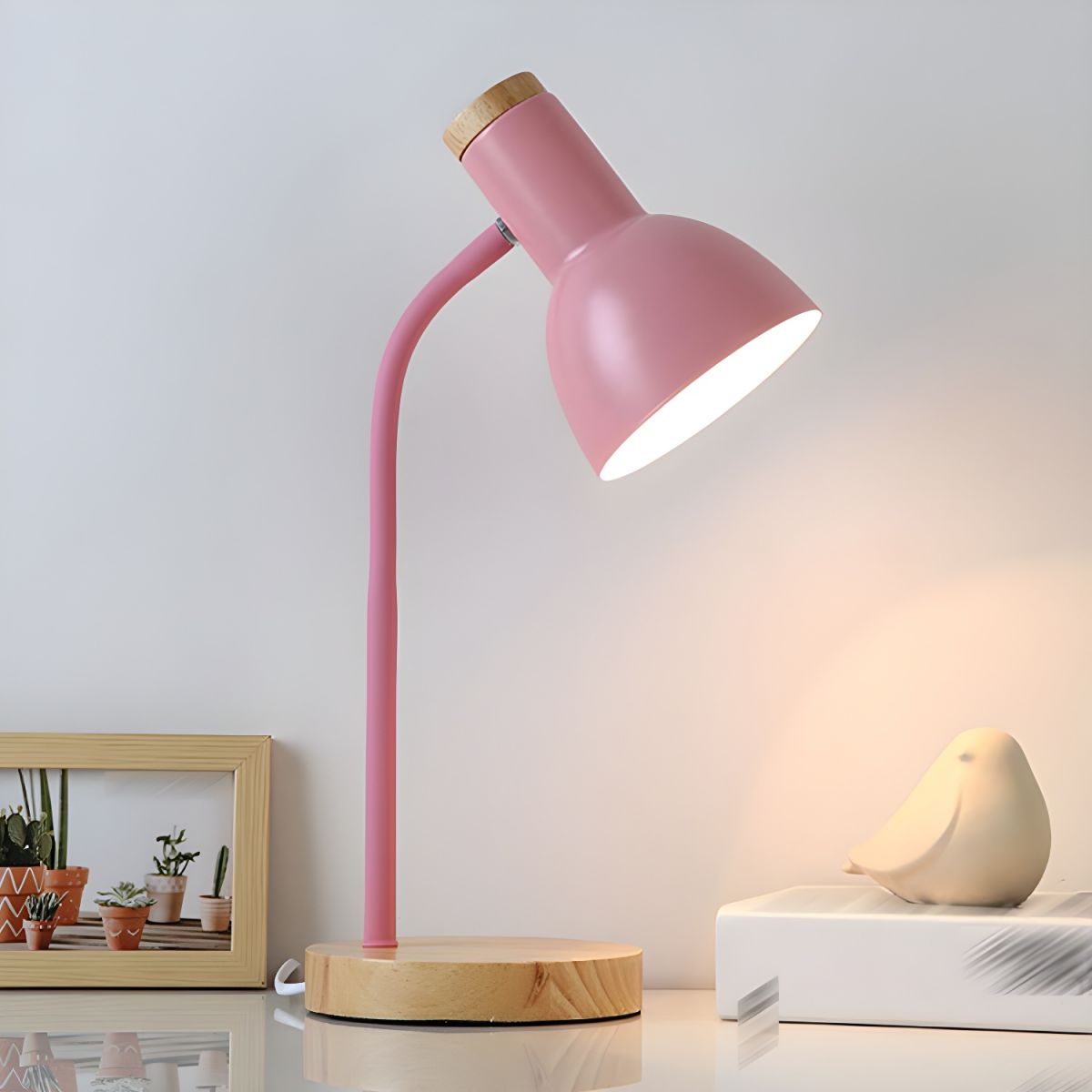 Table Lamp with Wooden Base Nordic Style | Averion