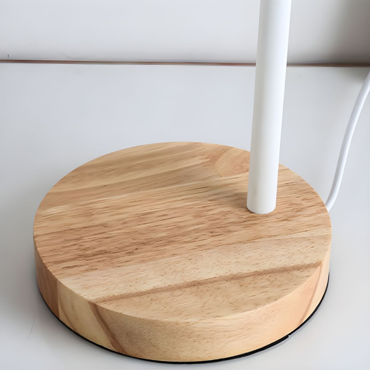 Table Lamp with Wooden Base Nordic Style | Averion