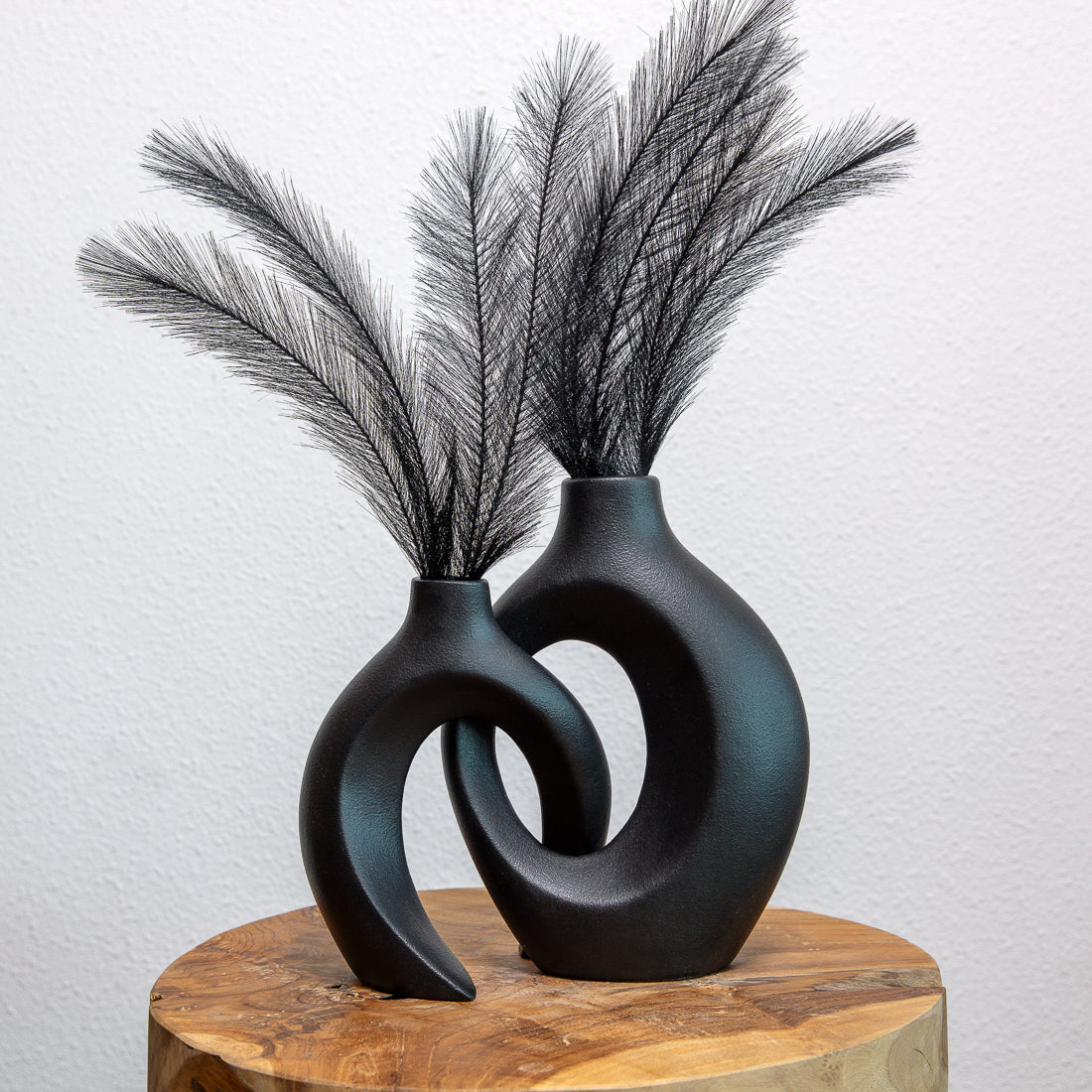 Vase Ceramic Intertwined Design for Modern Interiors | Zoreli