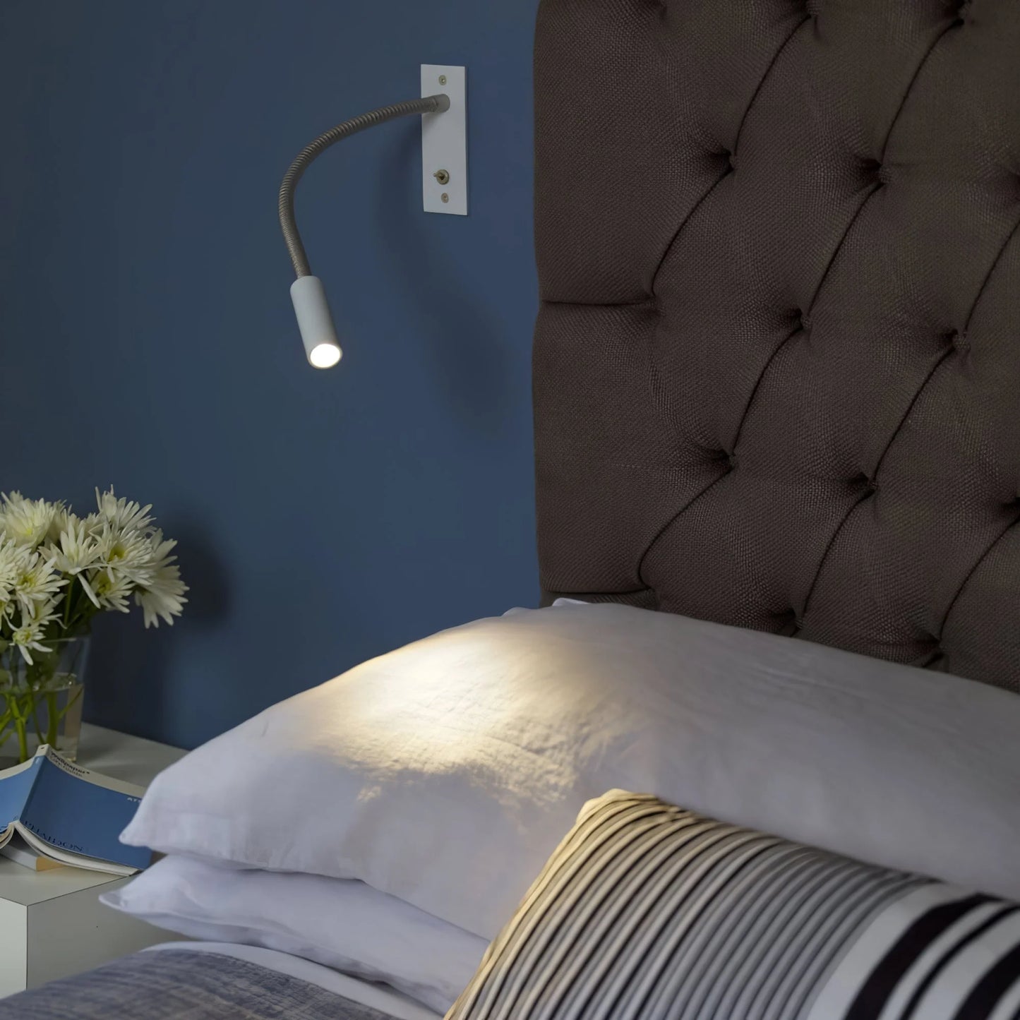 Wall Light Integrated LED Art Deco Bedroom Lighting | Norvexi