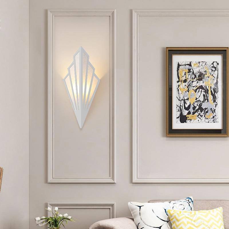 Wall Light Metal LED Triangular Design Modern | Trelvio