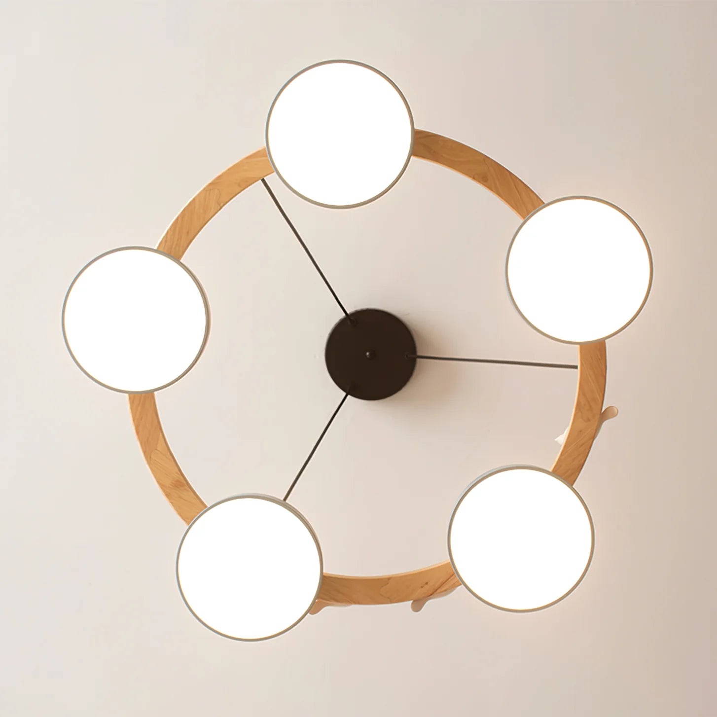 Chandelier Wood Frame in Modern Style | Sienaro