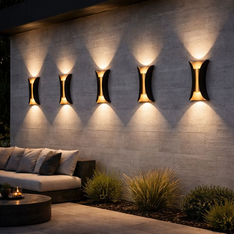 Curved LED Wall Light Outdoor | Noxela