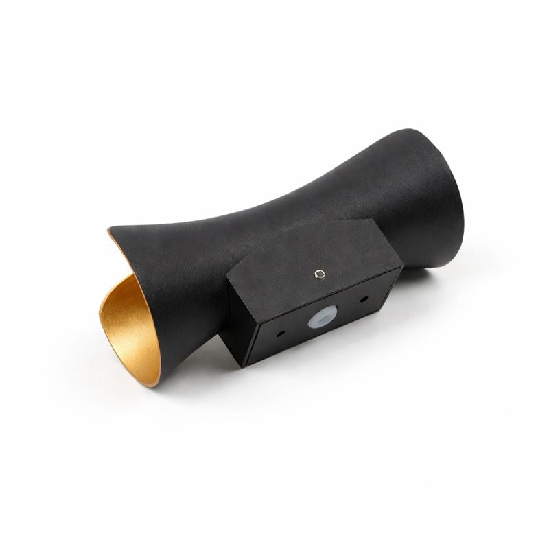 Curved LED Wall Light Outdoor | Noxela