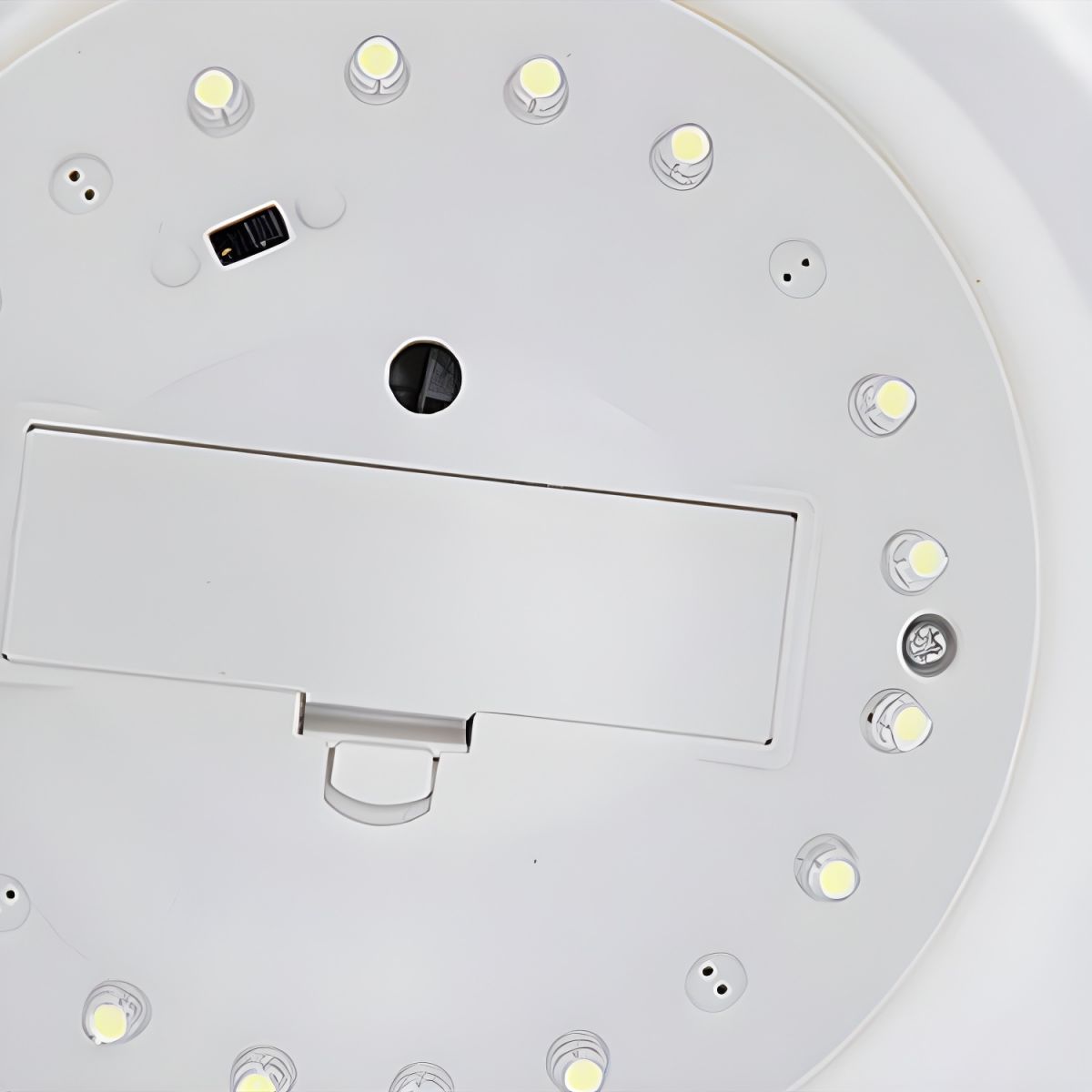 Outdoor Light Metal Ball Solar in Nordic Style | Calvre