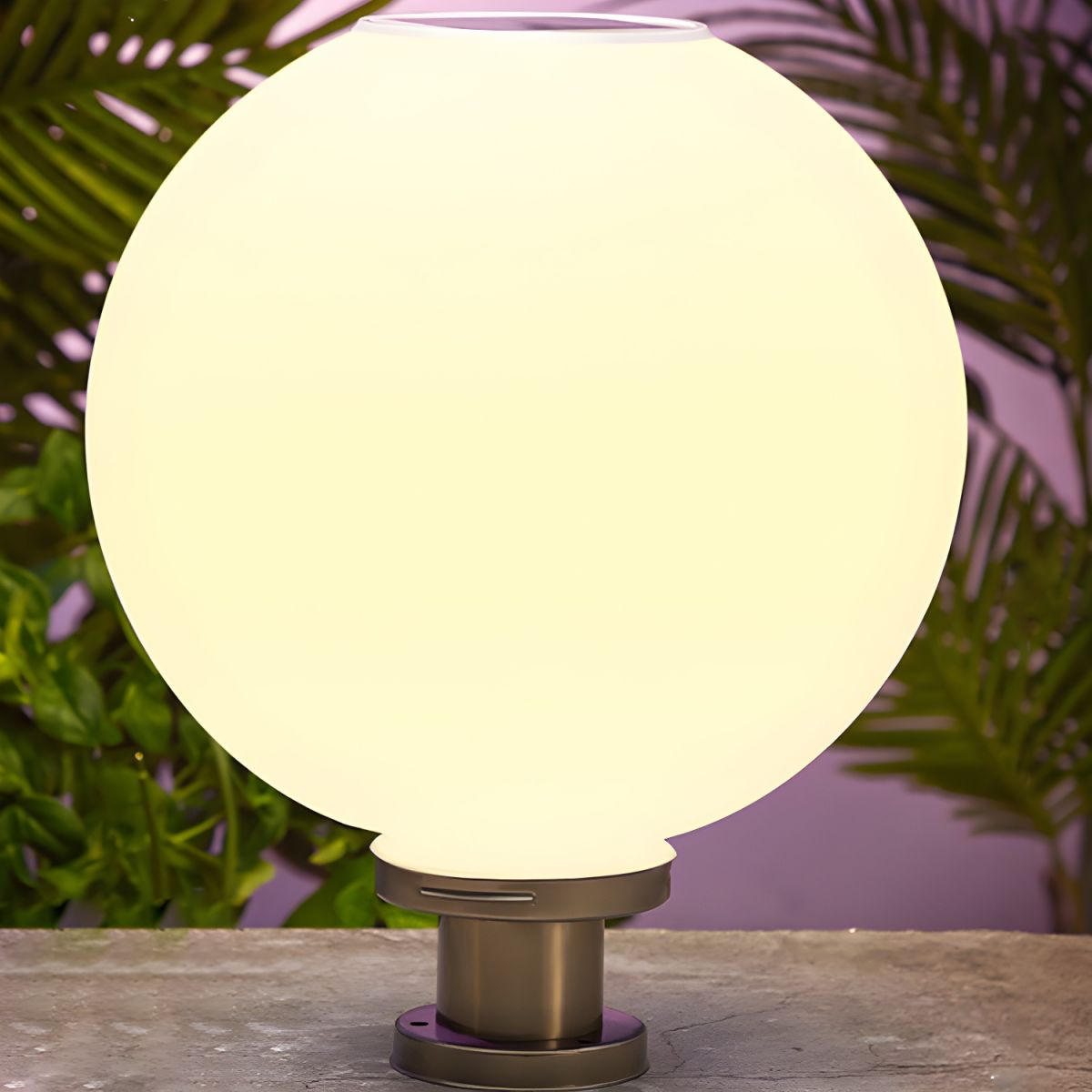 Outdoor Light Metal Ball Solar in Nordic Style | Calvre