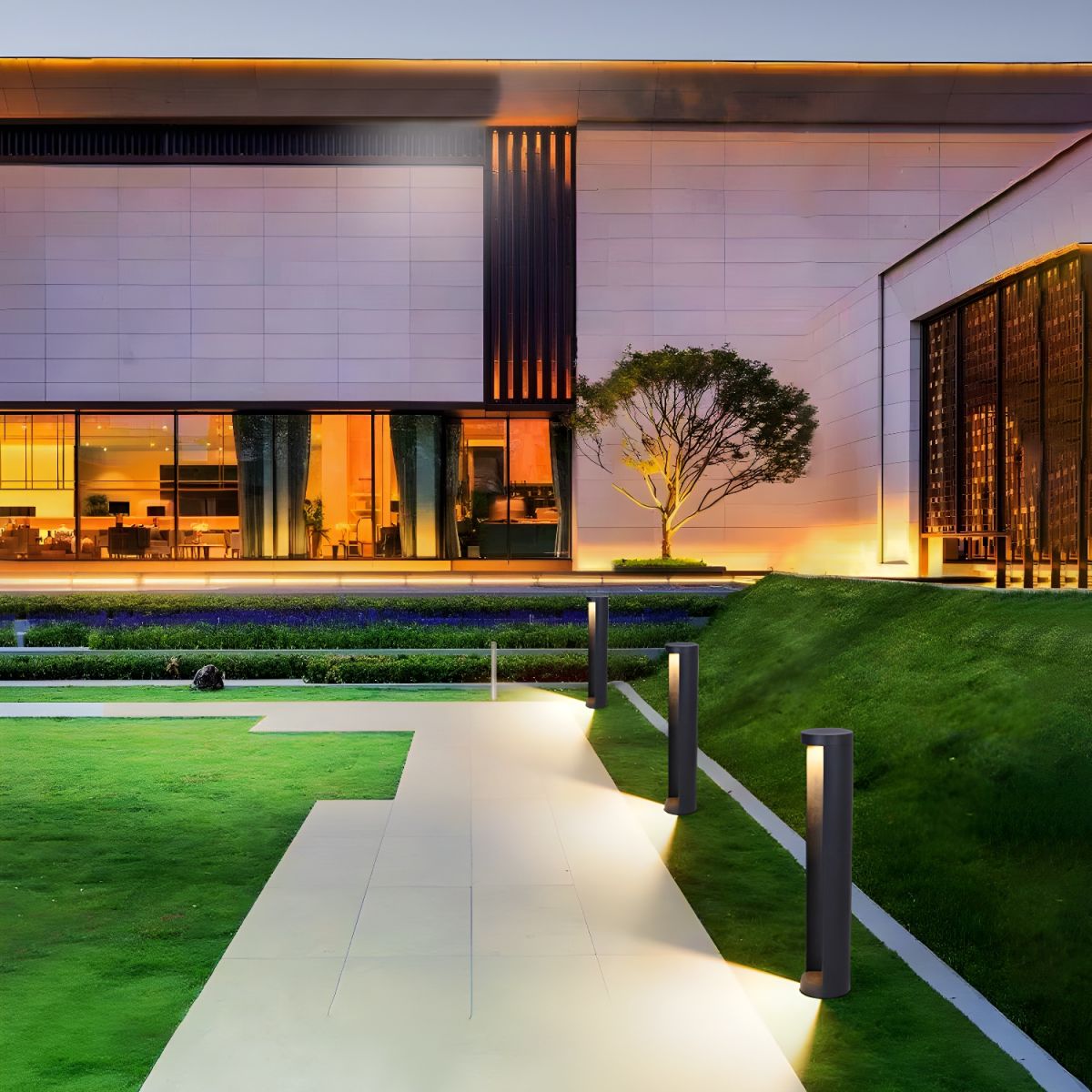 Outdoor Light Metal LED in Modern Style | Solmera