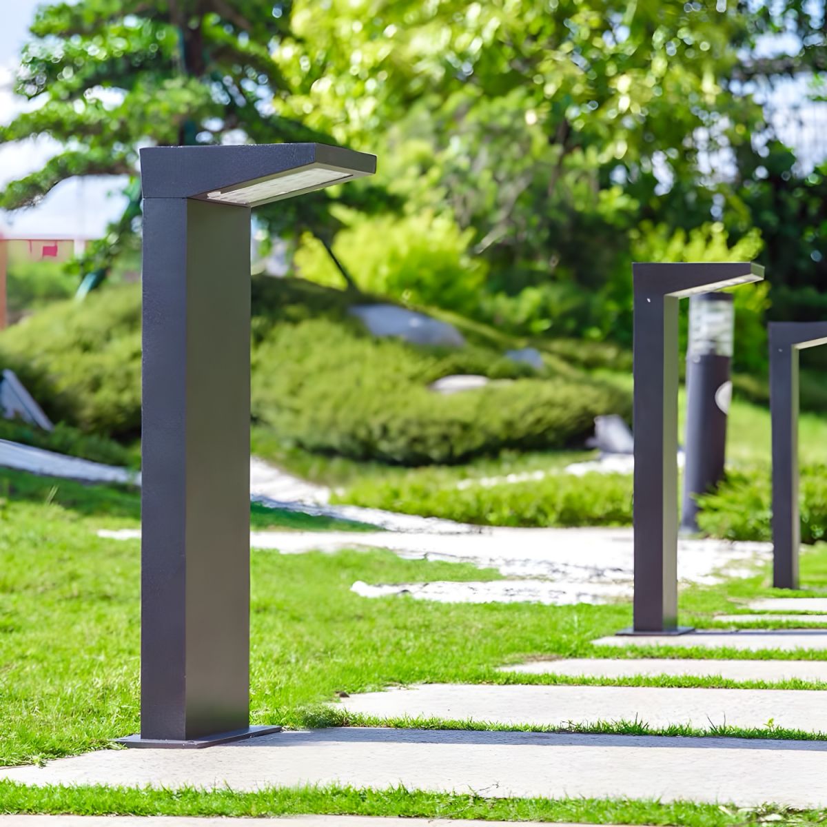 Outdoor Light Metallic LED Solar Stake Modern Style | Alrino
