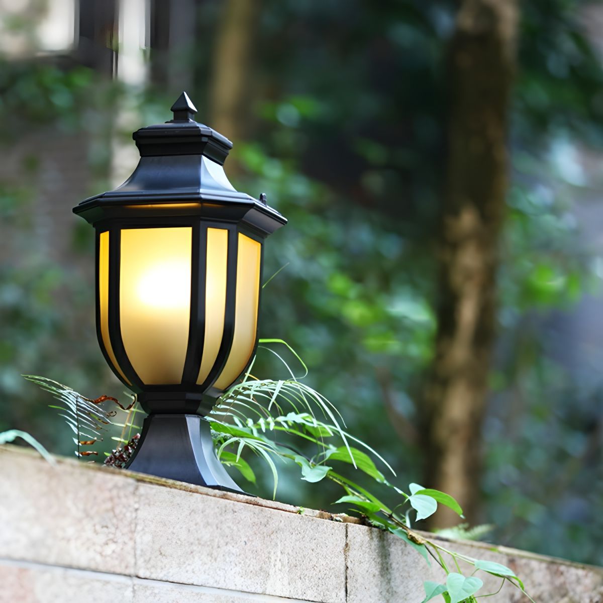 Outdoor Light Retro Black Metal Pillar Lamp | Retora
