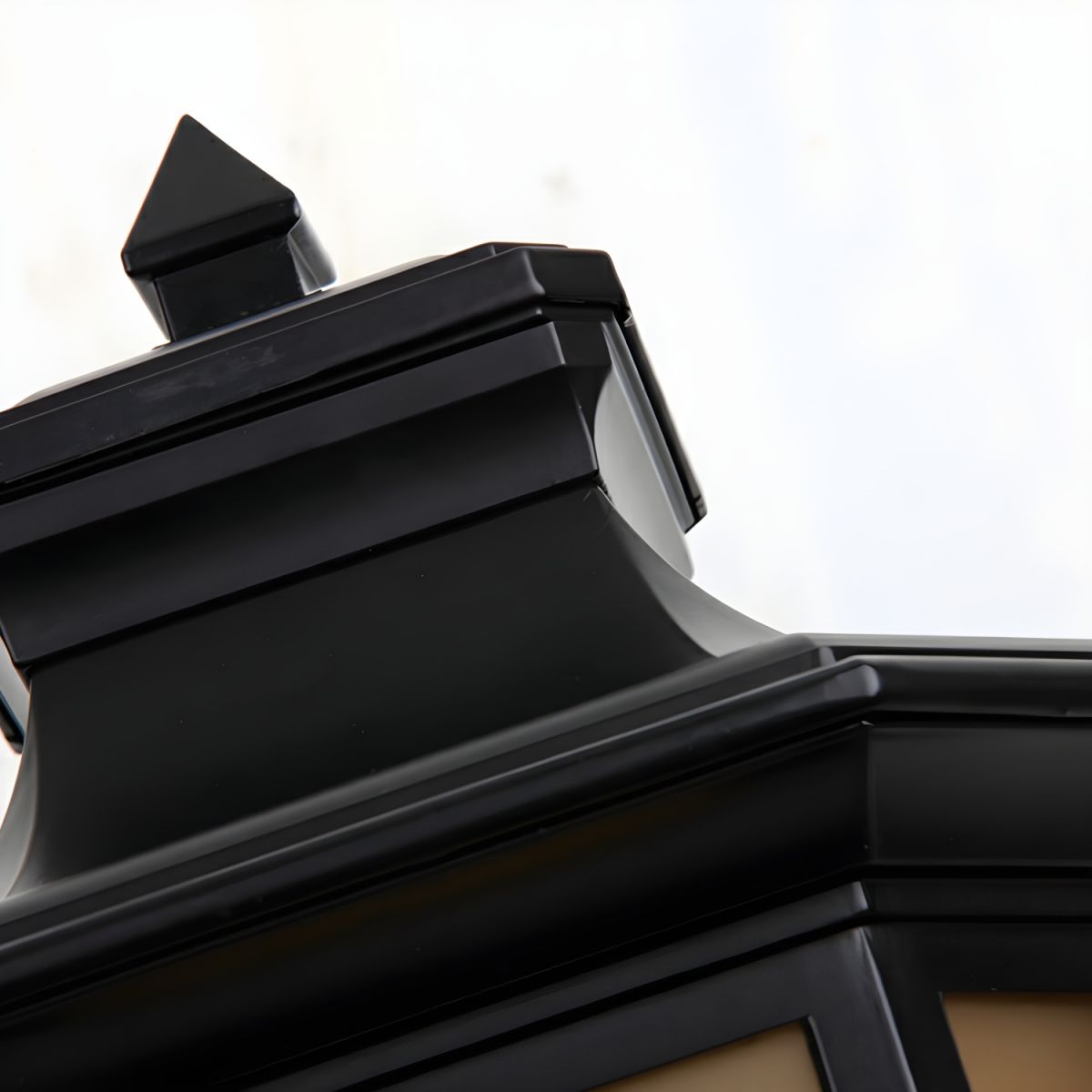 Outdoor Light Retro Black Metal Pillar Lamp | Retora