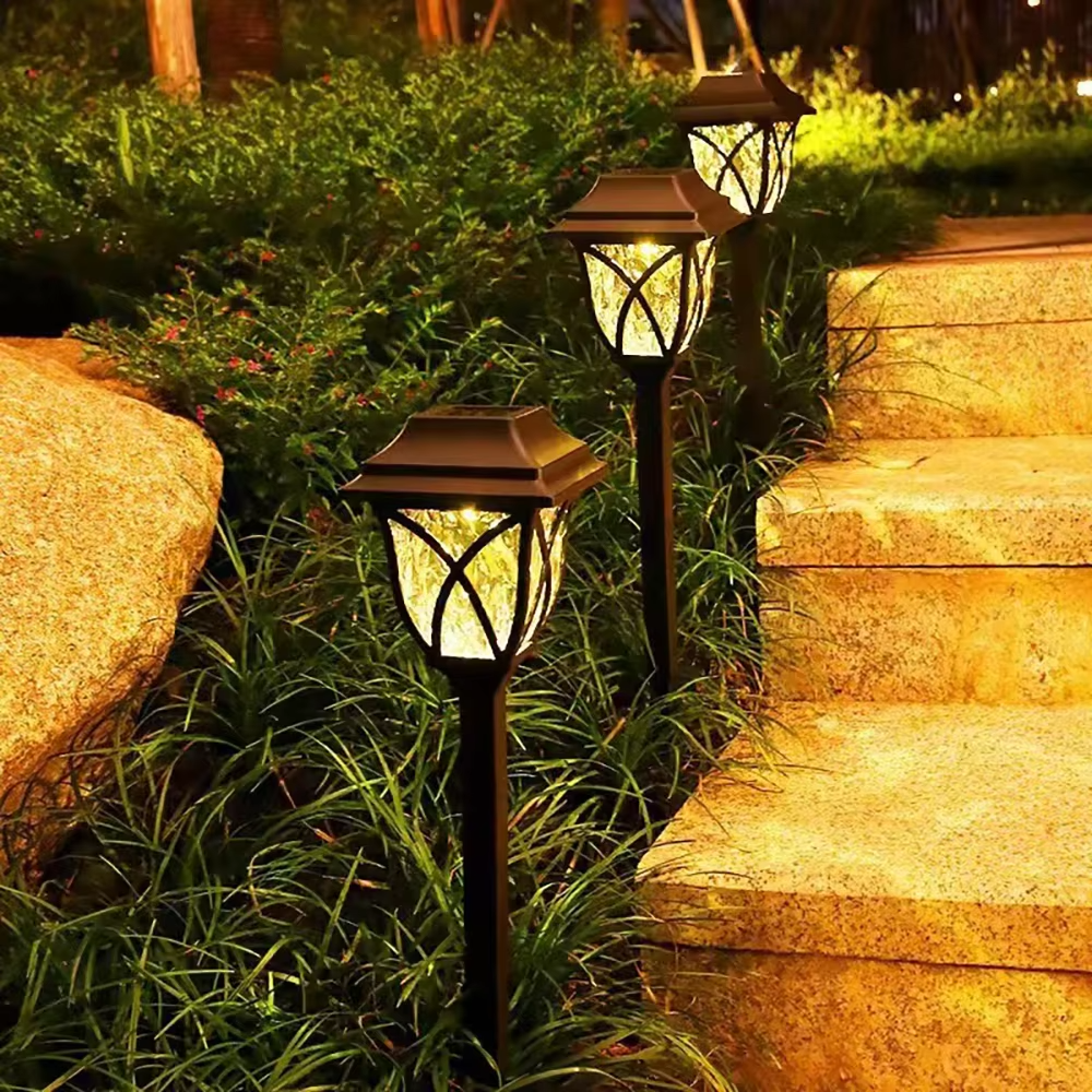 Outdoor Light Solar LED Garden Pathway Warm Light | Lumefra