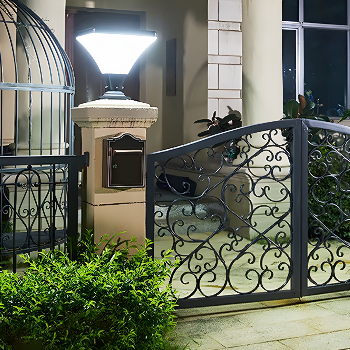 Outdoor Light Solar LED Post Lantern Aluminium Minimalist | Lioren