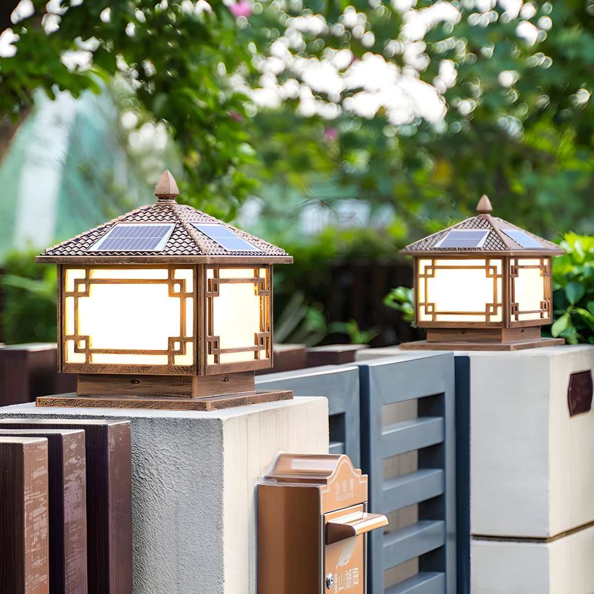 Outdoor Light Solar Metal Square Modern Style | Trevon